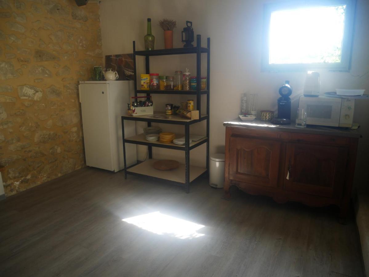 Bed and Breakfast La Feniere Vénéjan Zewnętrze zdjęcie