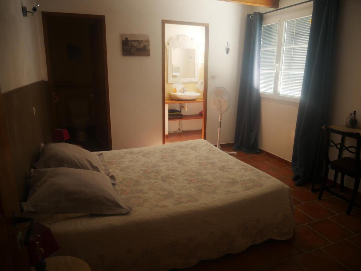 Bed and Breakfast La Feniere Vénéjan Zewnętrze zdjęcie