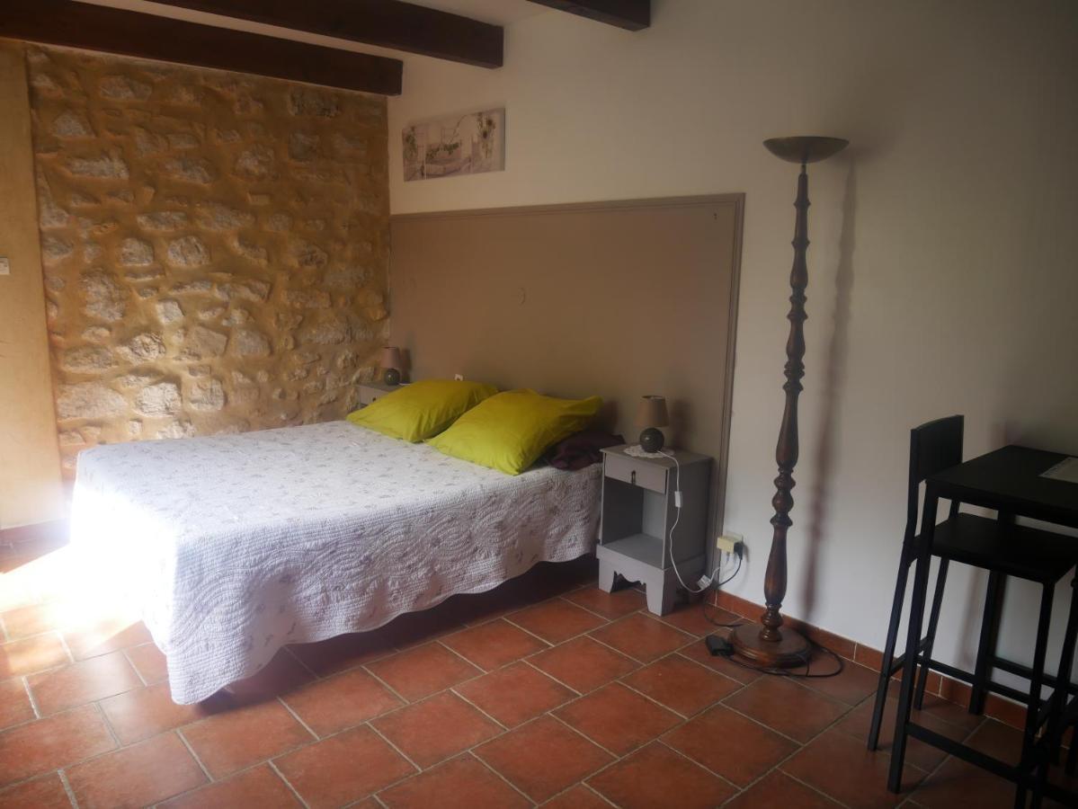 Bed and Breakfast La Feniere Vénéjan Zewnętrze zdjęcie