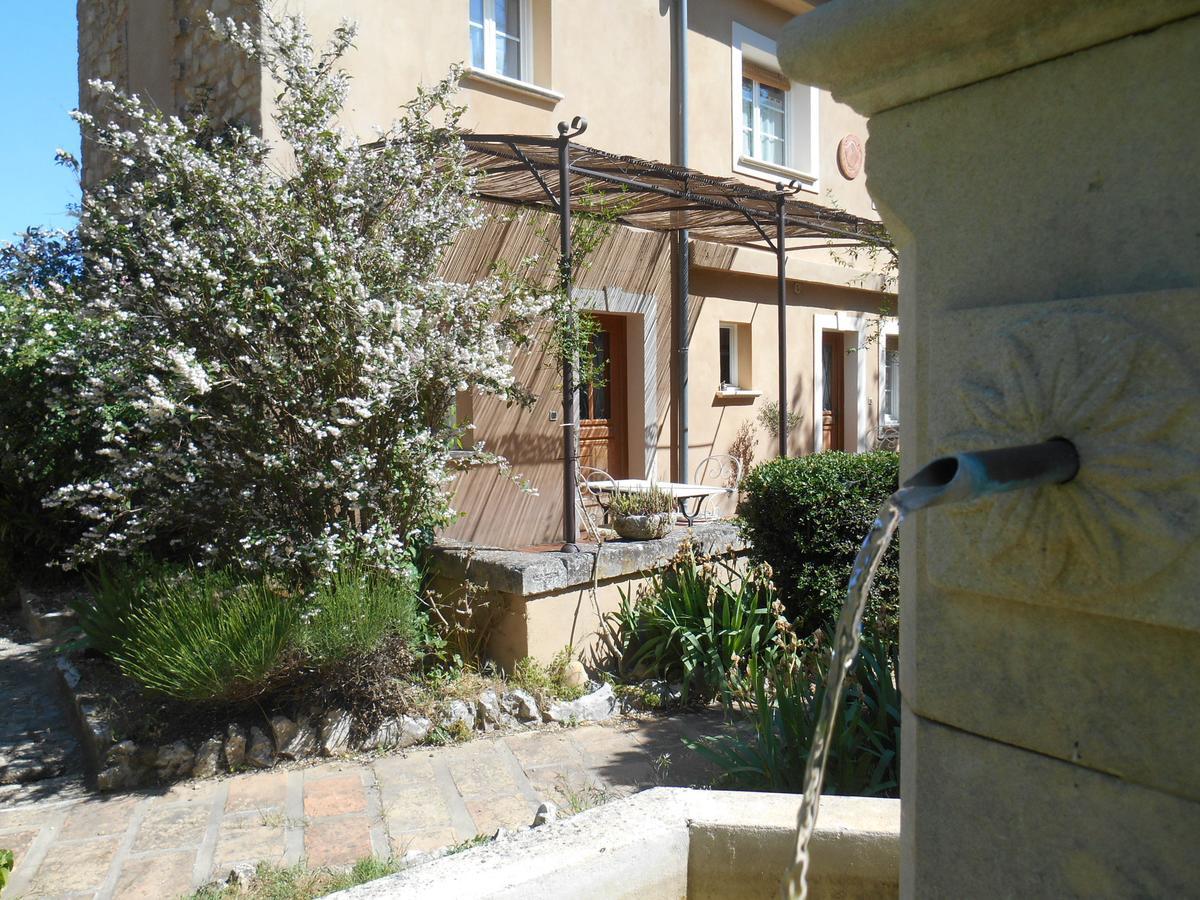 Bed and Breakfast La Feniere Vénéjan Zewnętrze zdjęcie